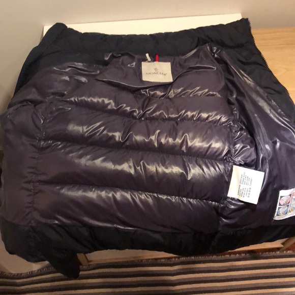 Moncler Navy Blue Winter Kids Jacket. - Picture 8 of 8